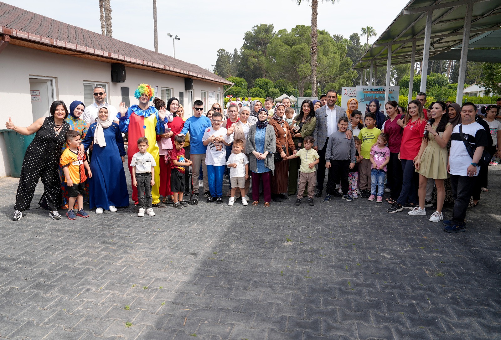 KOZAY’DAN ÖZEL ÇOCUKLARA VE ANNELERİNE ANLAMLI ETKİNLİK