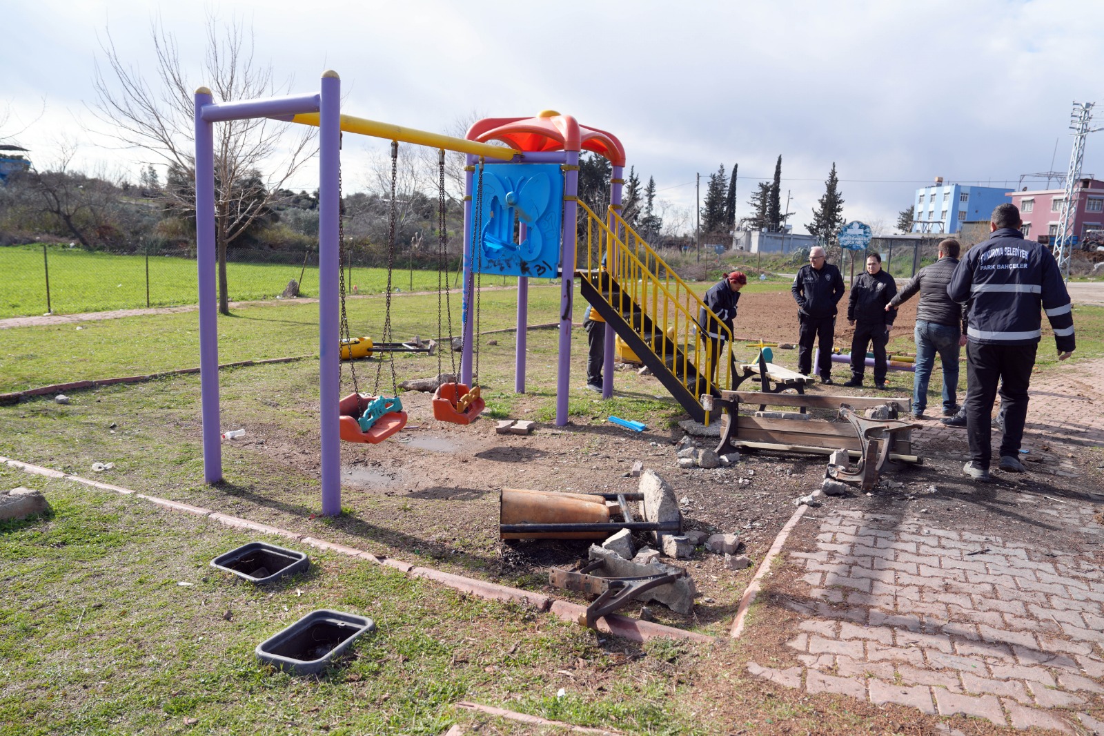 Çukurova Belediyesi Parkına Saldırı