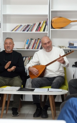 ÇUKUROVA’DA EMEKLİLERDEN MÜZİK ZİYAFETİ