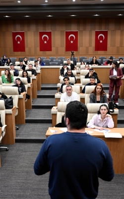 ÇUKUROVA BELEDİYESİ KARİYER GÜNLERİ YOĞUN KATILIMLA GERÇEKLEŞTİRİLDİ