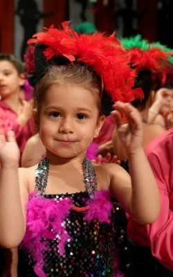 Çukurova’nın Minikleri 23 Nisan’ı Coşkuyla Kutladı