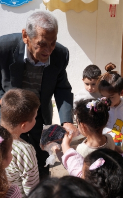 MİNİKLERDEN YAŞLILAR HAFTASI’NA ANLAMLI ZİYARET