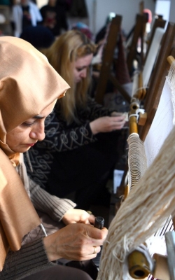 Çukurovalı Kadınlara Kilim Dokuma Kursu