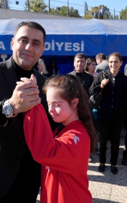 Başkan Kozay’dan özel çocuklara özel şenlik