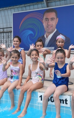 ÇUKUROVA BELEDİYESİ’NDE YÜZME KURSLARINA BÜYÜK İLGİ