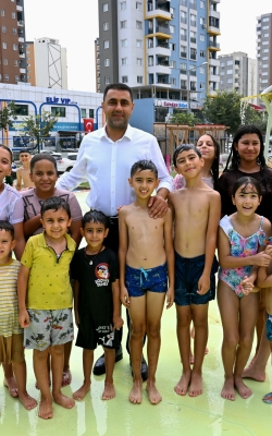 BAŞKAN EMRAH KOZAY, SU OYUN PARKI’NDA ÇOCUKLARLA BULUŞTU