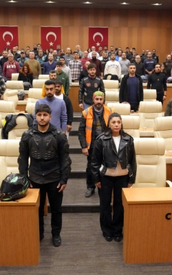 Motosiklet Sürücülerine Güvenli Sürüş Eğitimi