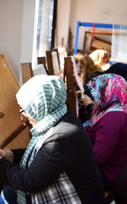 Çukurovalı Kadınlara Kilim Dokuma Kursu