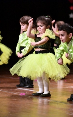 Çukurova’nın Minikleri 23 Nisan’ı Coşkuyla Kutladı
