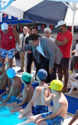 ÇUKUROVA’DA HAVUZLAR ÇOCUKLARLA ŞENLENDİ