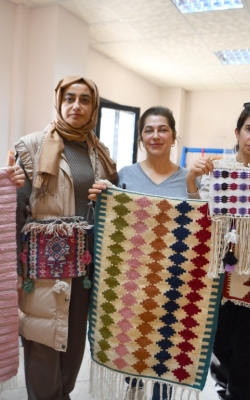 Çukurovalı Kadınlara Kilim Dokuma Kursu