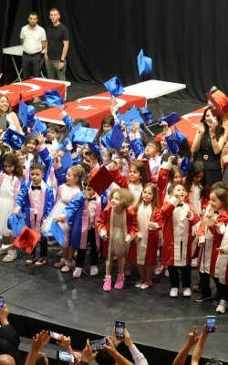 Çukurova Belediyesi kreşlerinde mezuniyet heyecanı