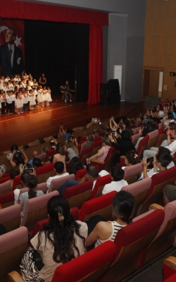 Çukurovalı Miniklerin Mezuniyet Heyecanı