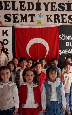 ÇUKUROVA’DA MİNİKLERDEN İSTİKLAL MARŞI’NA ANLAMLI ANMA