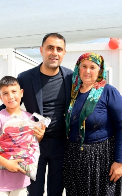 Başkan Kozay Konteyner Kentte Çocuklarla Bayramlaştı