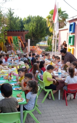 Çukurovalı Minikler Sonbahar’ı Sevgiyle Kucakladı
