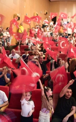 Çukurova’nın Minikleri 23 Nisan’ı Coşkuyla Kutladı