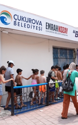 ÇUKUROVA BELEDİYESİ’NDE YÜZME KURSLARINA BÜYÜK İLGİ