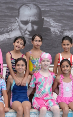 ÇUKUROVA BELEDİYESİ’NDE YÜZME KURSLARINA BÜYÜK İLGİ