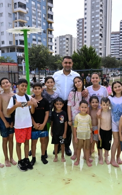 BAŞKAN EMRAH KOZAY, SU OYUN PARKI’NDA ÇOCUKLARLA BULUŞTU