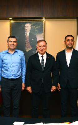 Gökhan Zeybek'ten Başkan Kozay'a Ziyaret