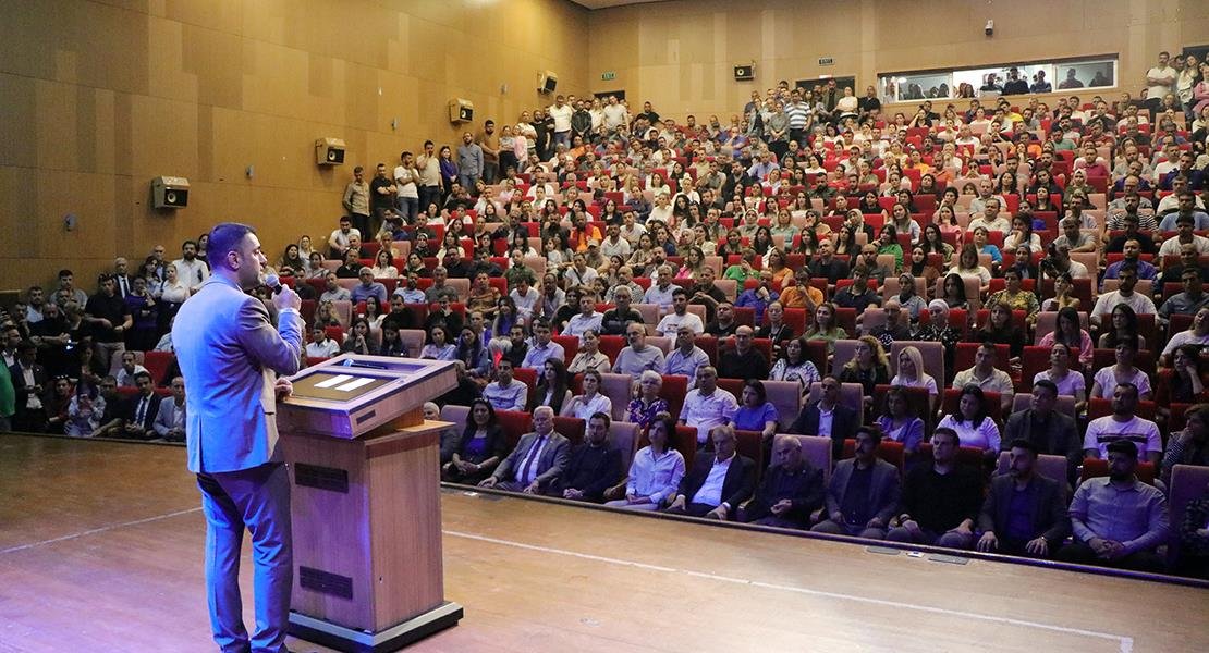 Başkan Emrah Kozay, belediye personelleriyle bayramlaştı
