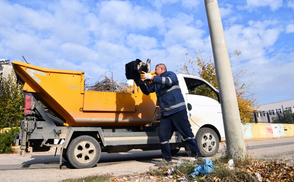 Çukurova Belediyesinden Dip Bucak Temizlik Çalışması