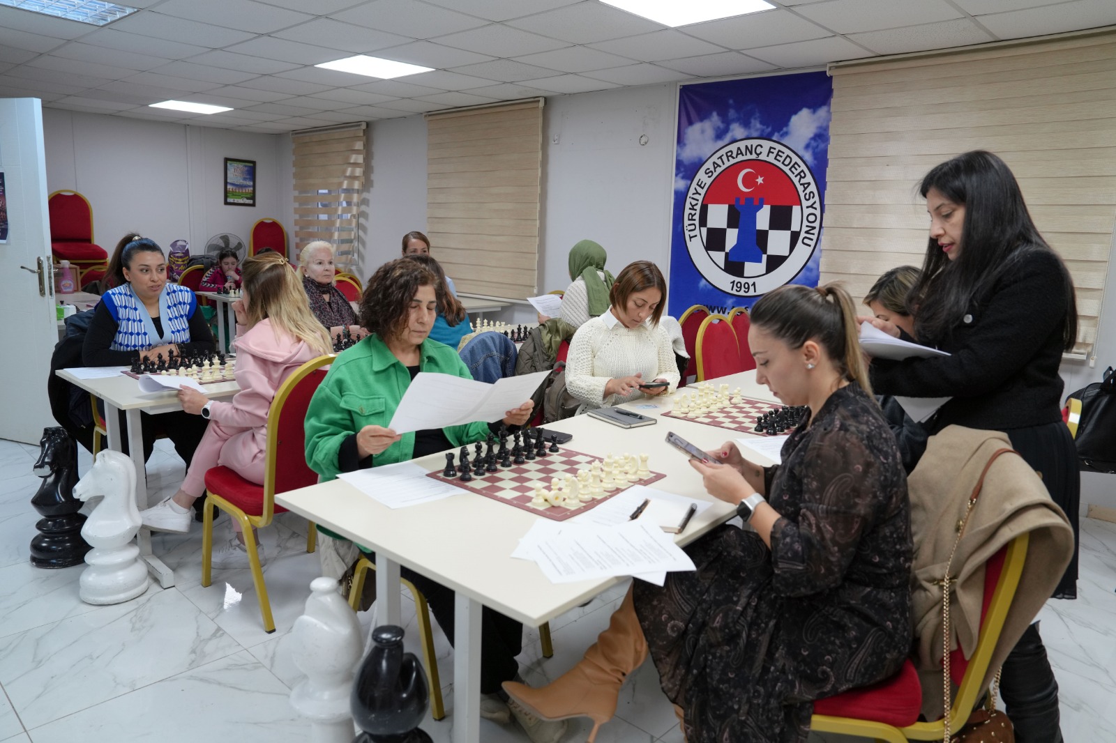 Çukurovalı Kadınlar Santranç Öğreniyor