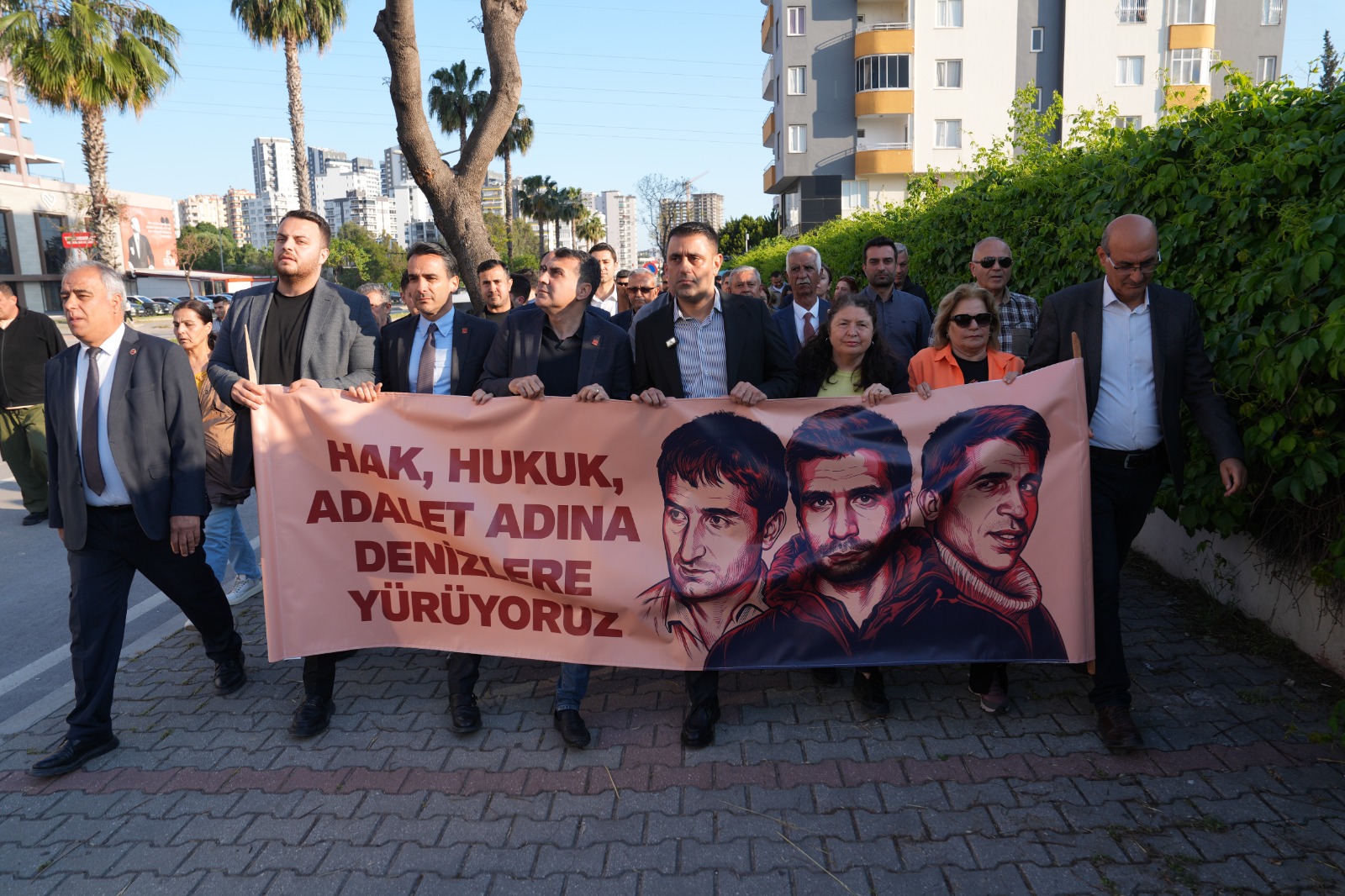"HAK, HUKUK VE ADALET İÇİN “DENİZLERE YÜRÜDÜLER”