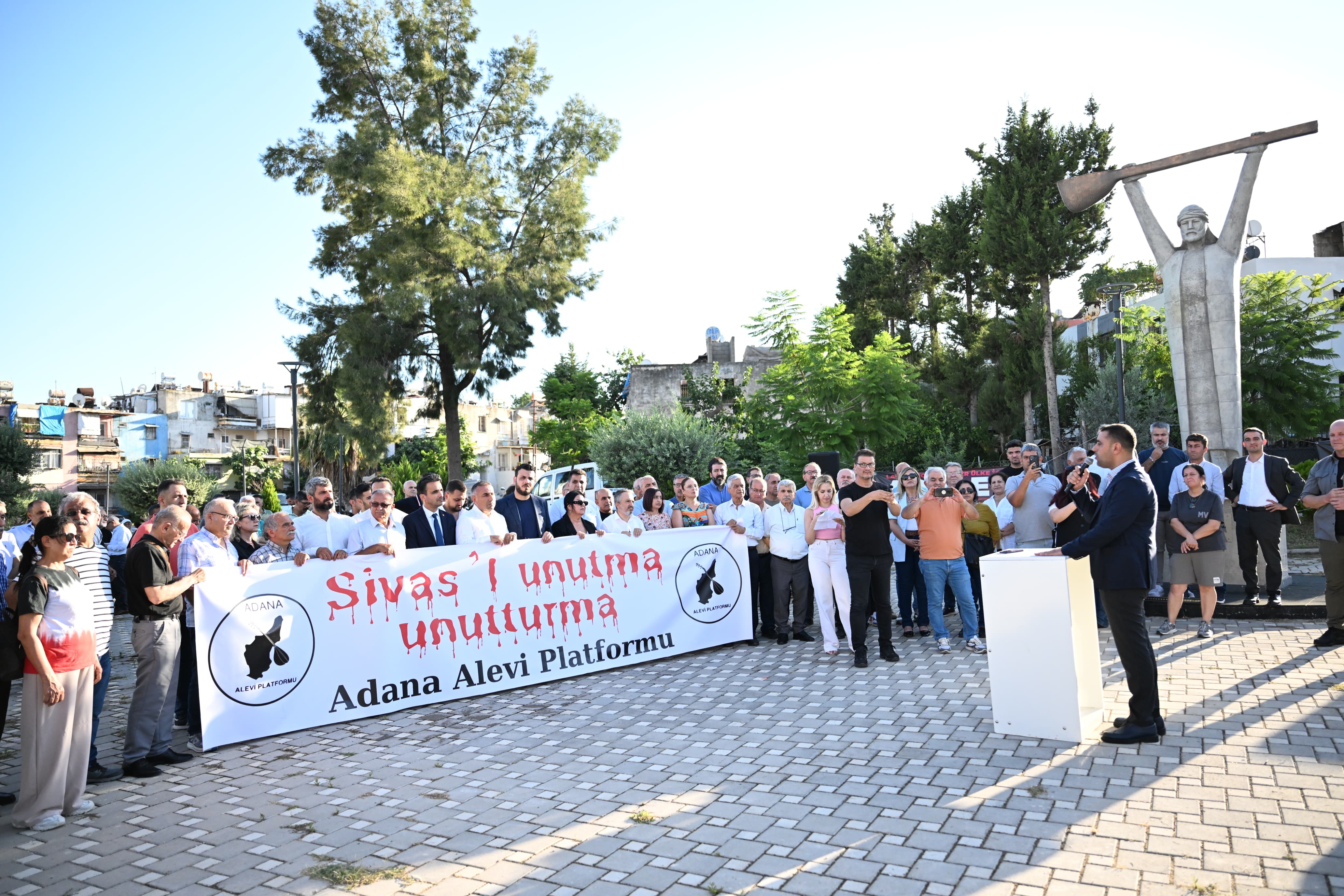 MADIMAK’TA KATLEDİLENLER ÇUKUROVA’DA ANILDI
