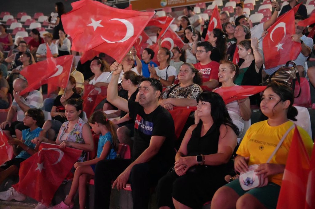 Çukurova’da 30 Ağustos Coşkusu “Yüzyılın Destanı” ile Yaşandı